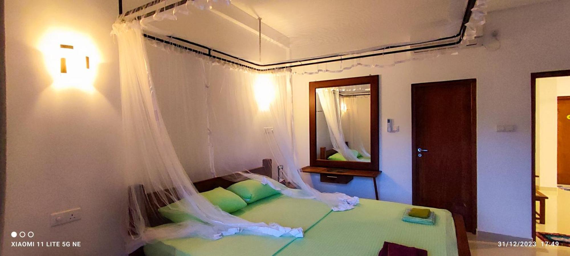 Villa Tanzanite Hikkaduwa Bagian luar foto