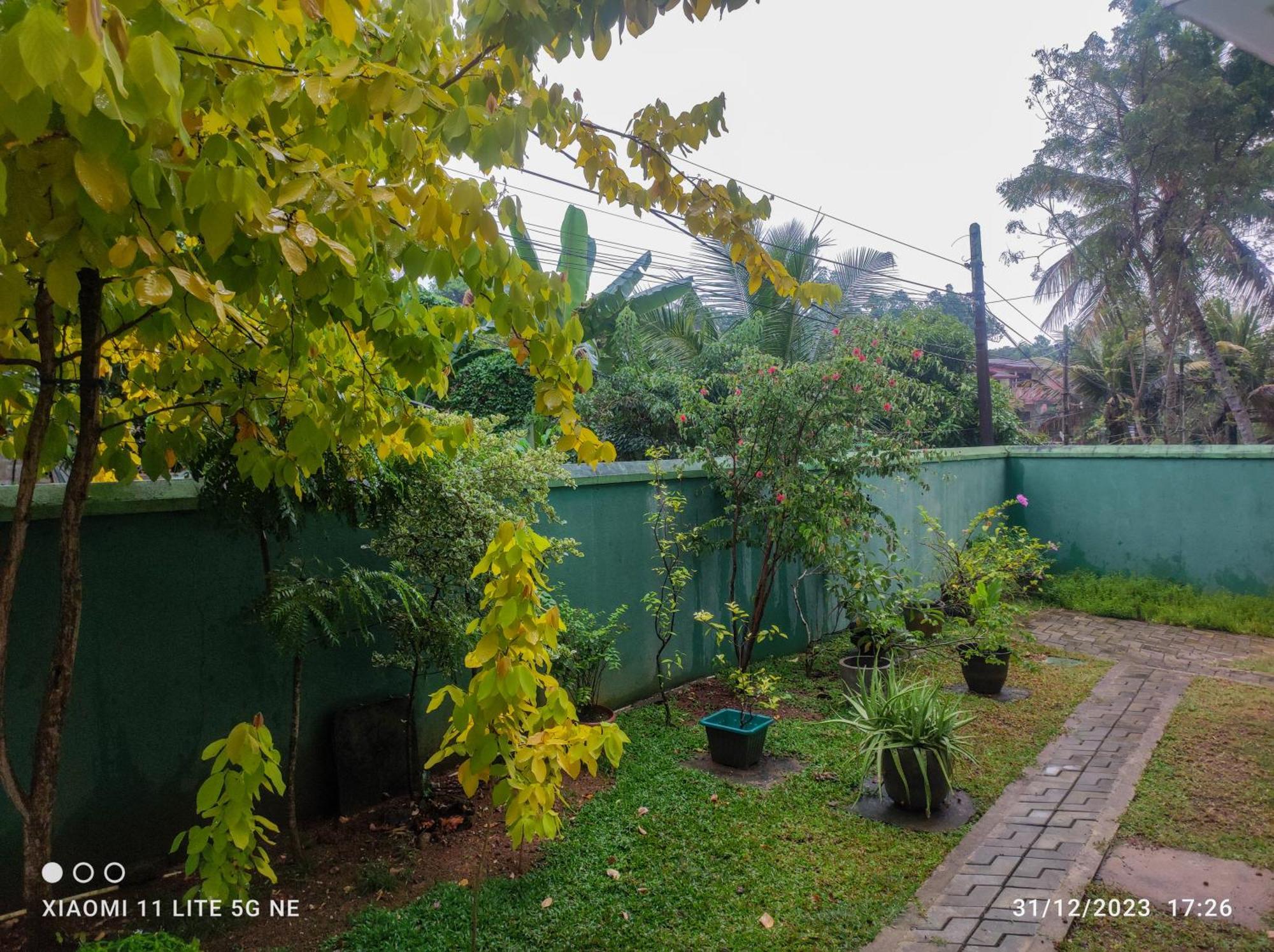 Villa Tanzanite Hikkaduwa Bagian luar foto