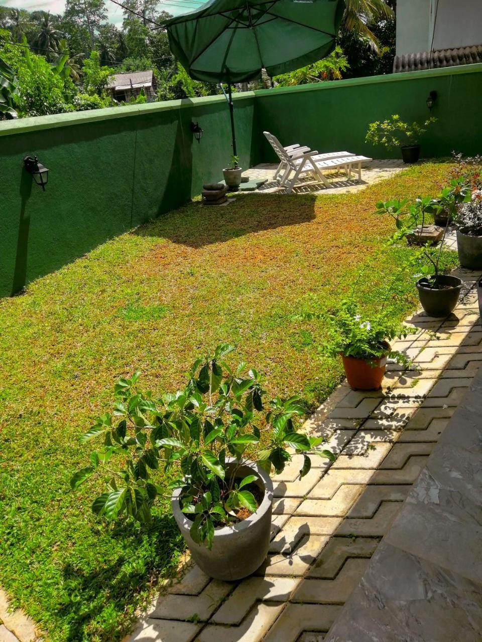 Villa Tanzanite Hikkaduwa Bagian luar foto